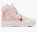 Red star pearl shoe charm with chain on pink platform sneaker