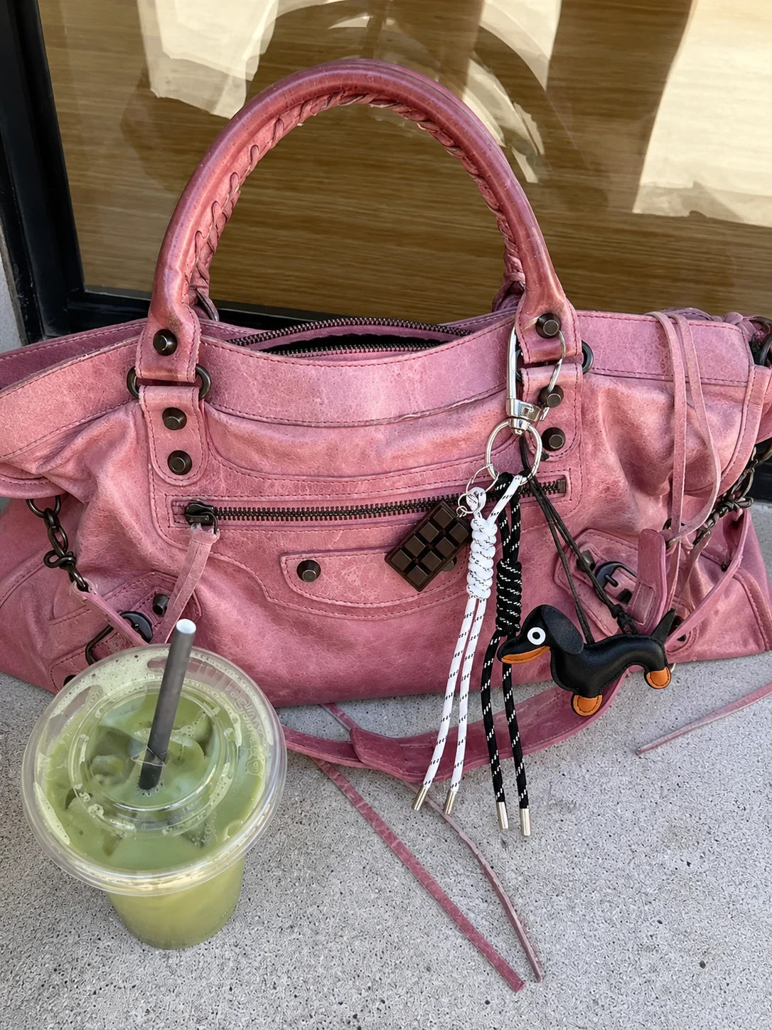 ☕ Coffee Run Drop – Dachshund Bag Charm