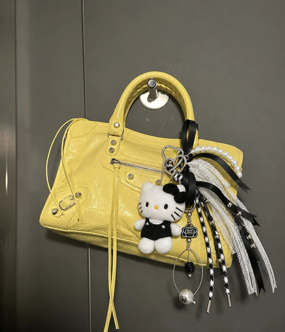 🖤 Soft Goth Drop – Kitty Bag Charm