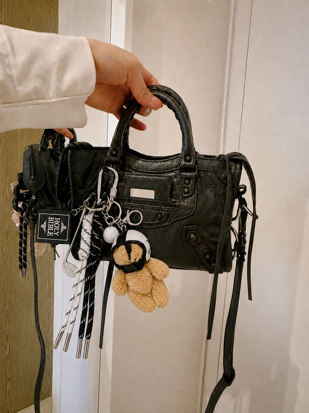 ✨ Metro Muse Drop – Teddy Bear Bag Charm