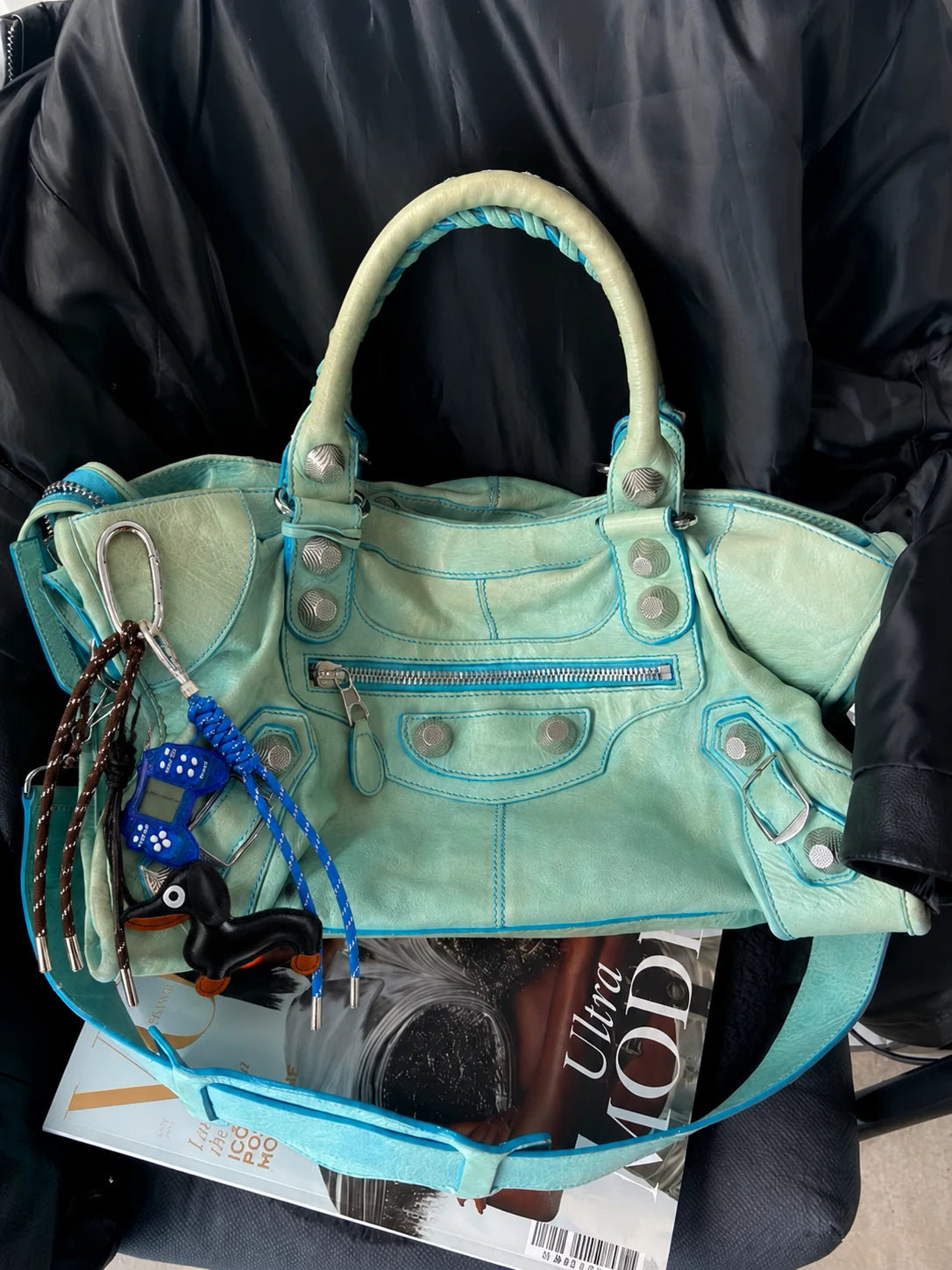 🎮 Game On Drop – Dachshund Bag Charm