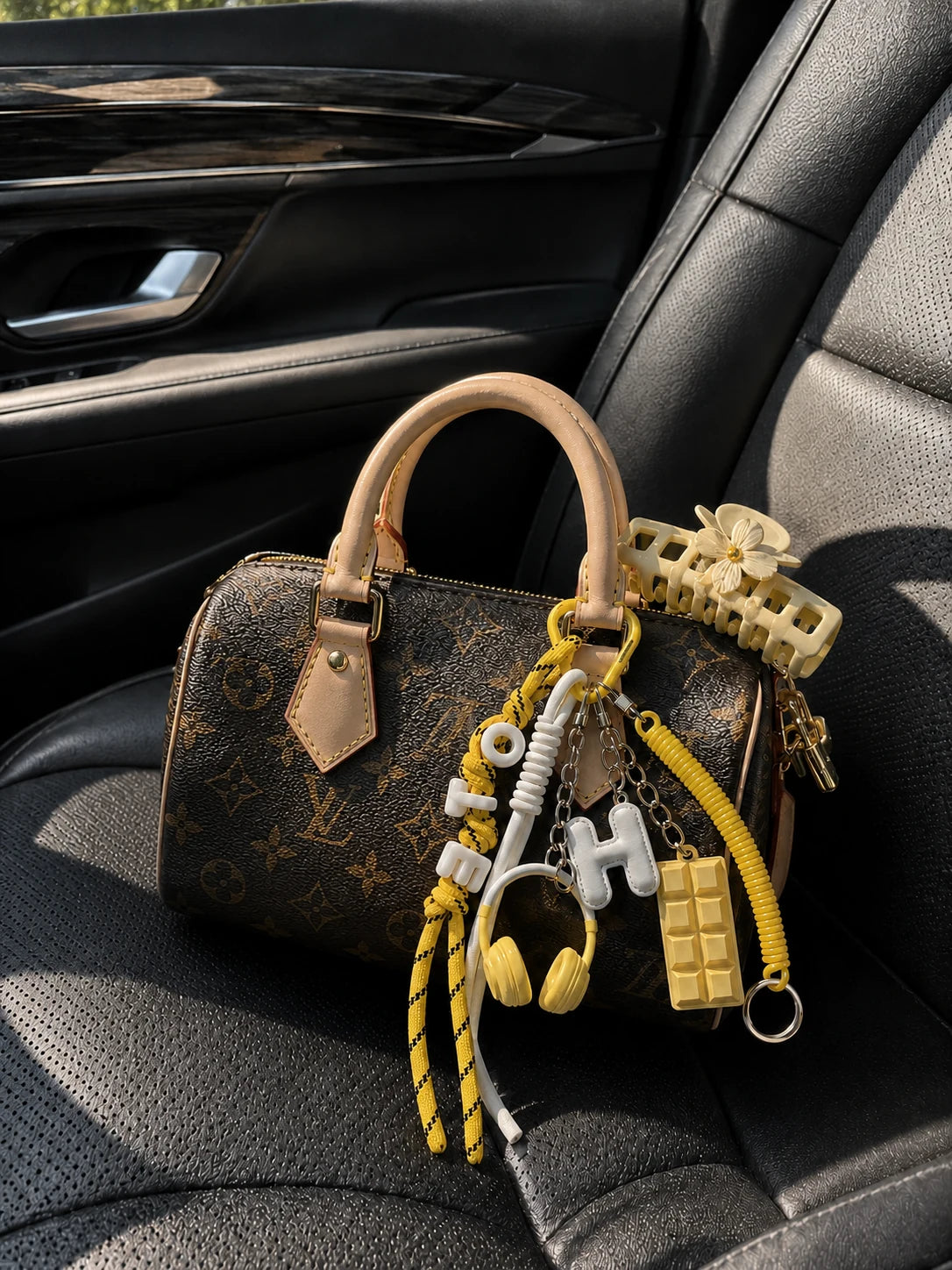 🧈 Butter Yellow Drop – Headphones Bag Charm