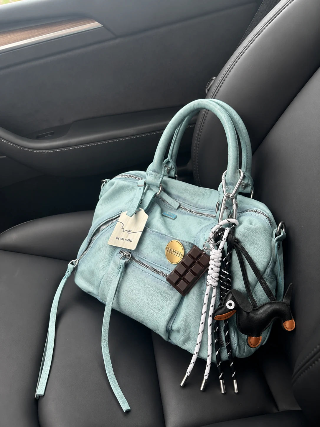 ☕ Coffee Run Drop – Dachshund Bag Charm
