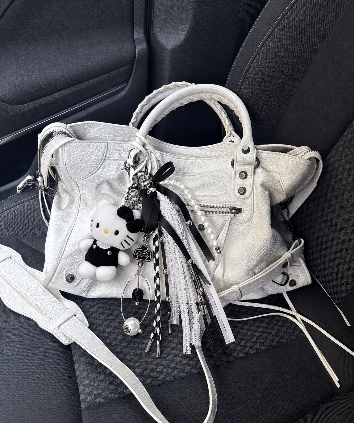 🖤 Soft Goth Drop – Kitty Bag Charm