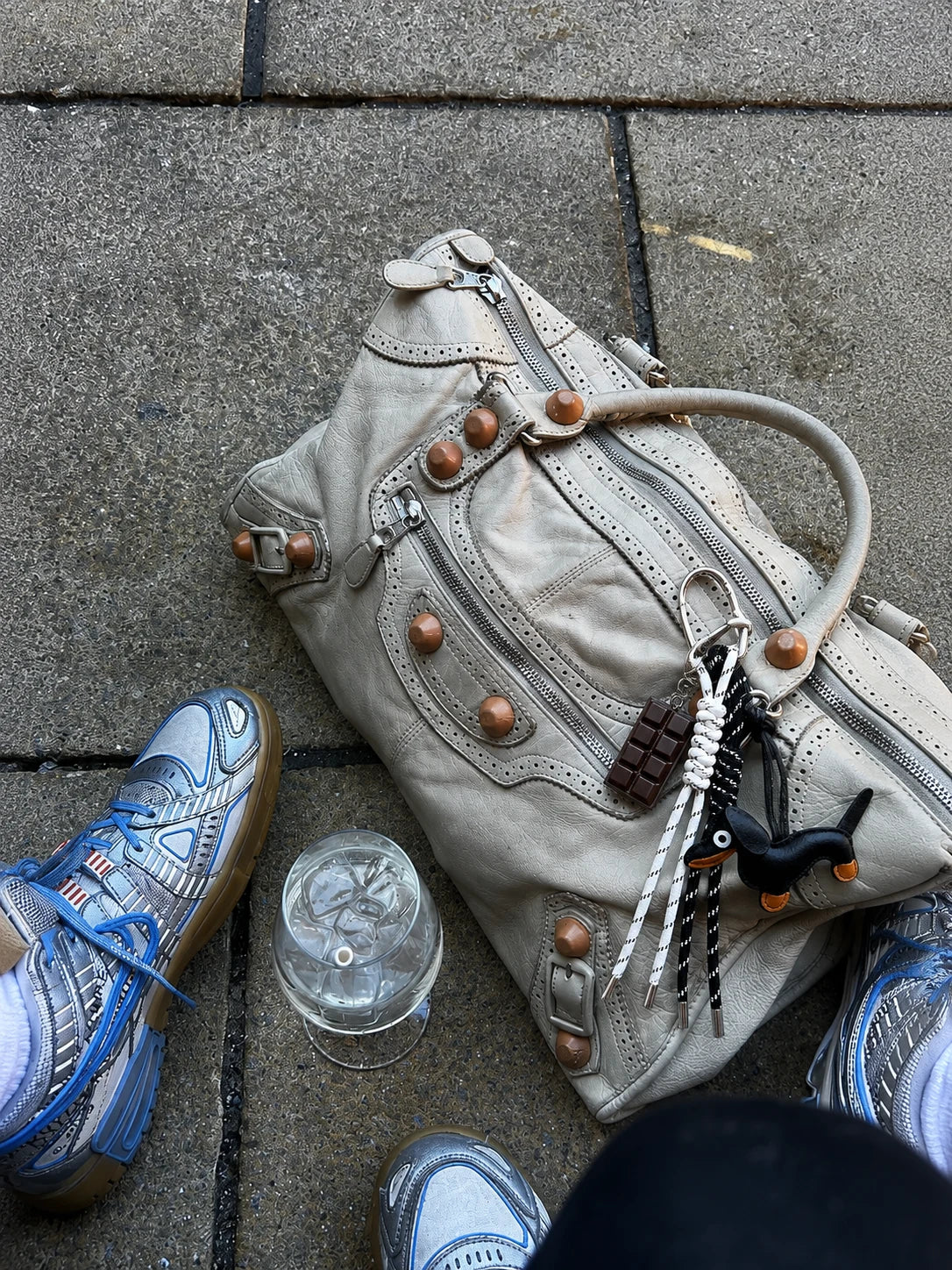 ☕ Coffee Run Drop – Dachshund Bag Charm
